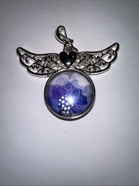 Magnabilities Heart Wing Pendant